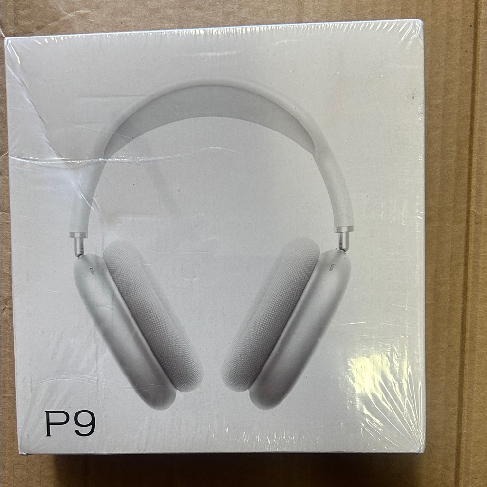 P9 Over-Ear Wireless Headphones in Blue